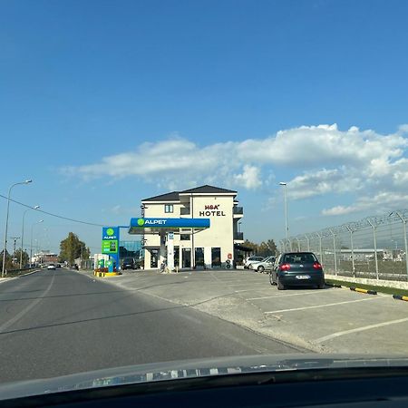 Side Airport Hotel Круя Экстерьер фото