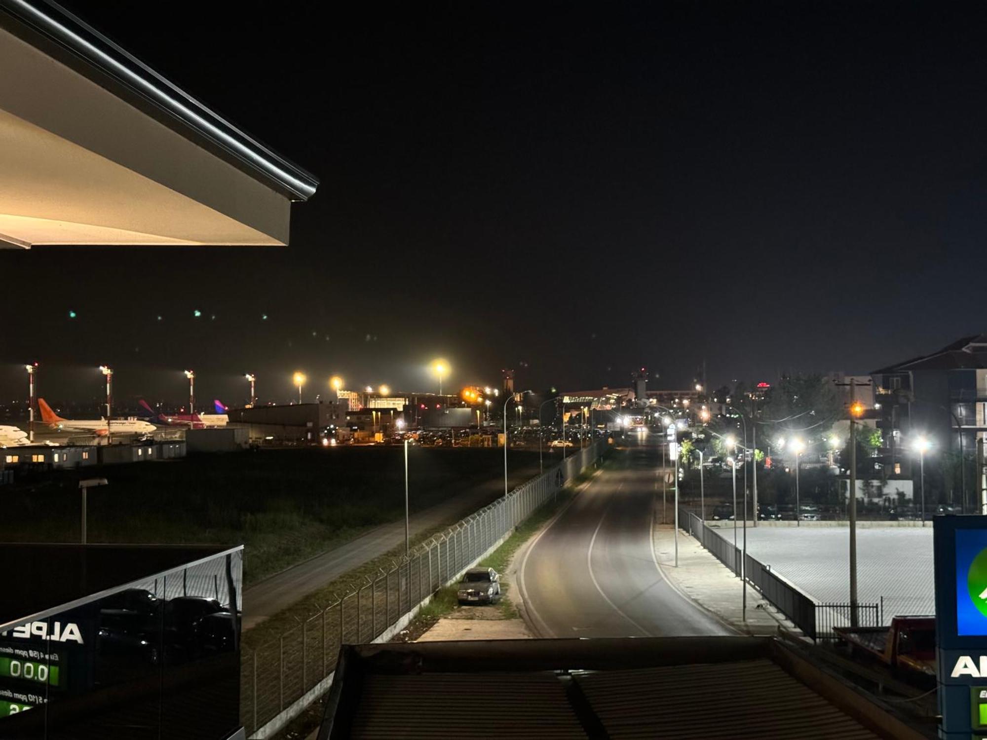 Side Airport Hotel Круя Экстерьер фото