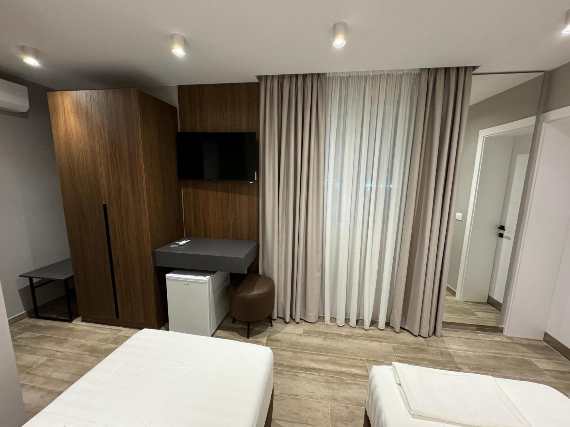Side Airport Hotel Круя Экстерьер фото