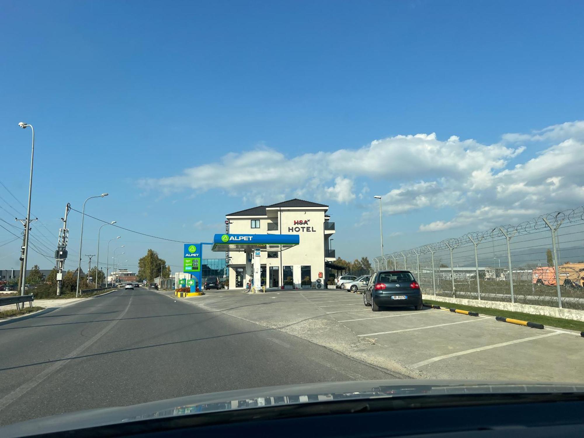 Side Airport Hotel Круя Экстерьер фото
